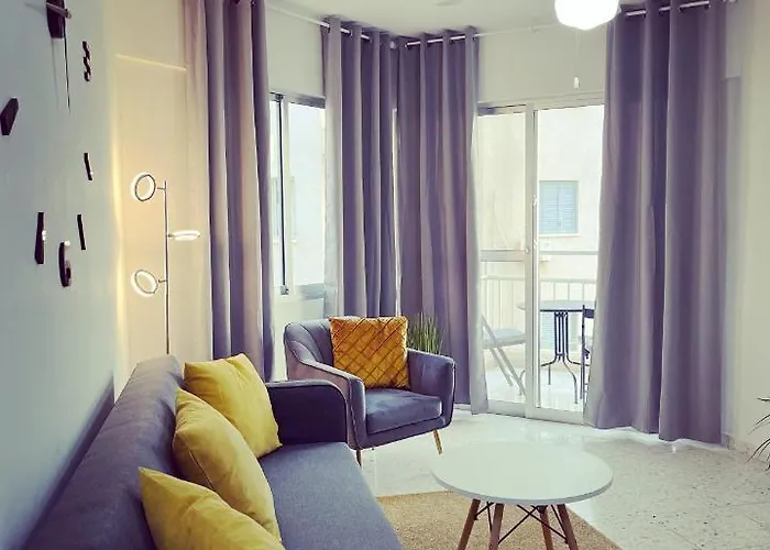 Diamond With Stunning Sea View Apartament *